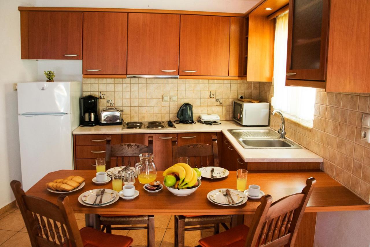 Plakalona Apartments Exopoli Екстериор снимка